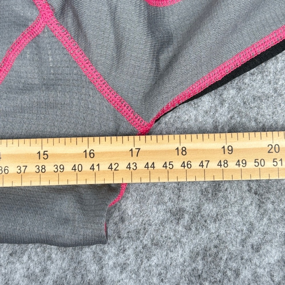 Cabelas Womens Baselayer Shirt Medium Weight Size Small Gray Black Pink Stitch - Picture 4 of 12